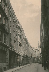 Lombard Street, Londýn; fotografie; z června 1885 od English Photographer