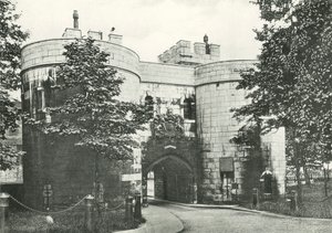 Middle Tower, Tower of London od English Photographer