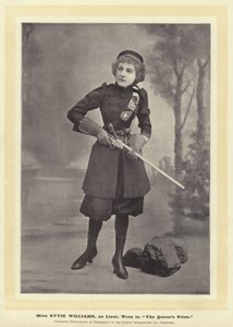 Slečna Ettie Williams jako Lieut Wren v The Queens Prize