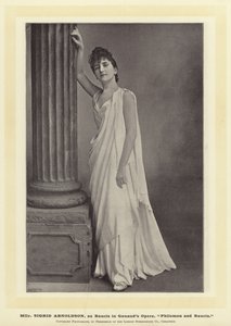 Mlle Sigrid Arnoldson jako Baucis v Gounods Opera, Philemon a Baucis od English Photographer