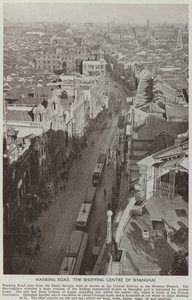 Nanking Road, nákupní centrum Šanghaje (černobílá fotografie) od English Photographer