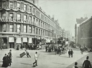 Newgate Street, při pohledu na východ od Old Bailey, City of London, 1890 od English Photographer