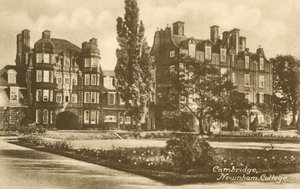 Newnham College, Cambridge (černobílá fotografie) od English Photographer