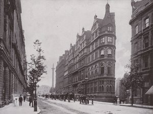 Northumberland Avenue s ústavním klubem od English Photographer