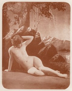 Nudistické umění: Jezerní paní (čb fotografie) od English Photographer