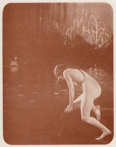 Nudistické umění: Lilie (čb fotografie) od English Photographer