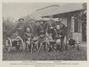 Důstojníci protektorátních sil na pobřeží Nigeru v ústředí, Old Calabar od English Photographer