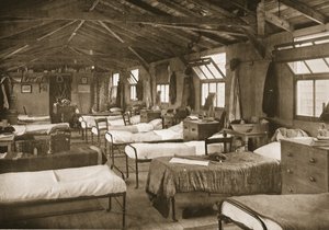 Jedna z ložnic, Donington Hall, ilustrace z německých vězňů ve Velké Británii (hlubotisk) od English Photographer