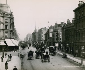 Oxford Street, Londýn, při pohledu na východ od English Photographer