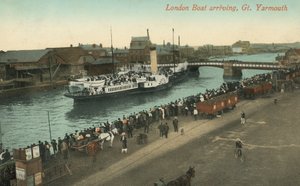 Kolesový parník z Londýna přijíždějící do Great Yarmouth, Norfolk (foto) od English Photographer