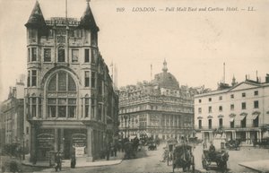 Pall Mall East a Carlton Hotel od English Photographer