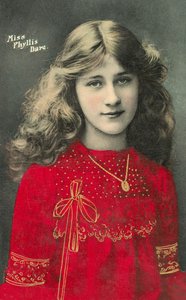 Phyllis Dare, anglická divadelní herečka a zpěvačka v mládí (kolorovaná fotografie) od English Photographer