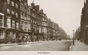 Pont Street, Londýn (černobílá fotografie) od English Photographer