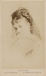 Portrét prostitutky Mabel Grayové od English Photographer