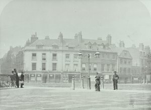 Princes Street, Westminster LB: ze svatyně, 1885 od English Photographer