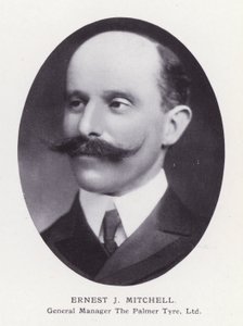 Prominenti Londýna: Ernest J Mitchell (č/b foto) od English Photographer