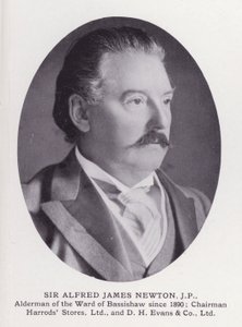 Prominenti Londýna: Sir Alfred James Newton (černobílá fotografie) od English Photographer