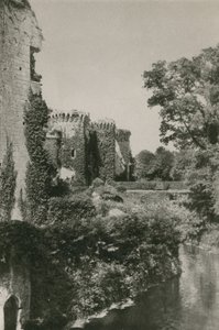 Hrad Raglan, z příkopu od English Photographer