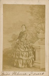 Rebecca Isaacsová od English Photographer