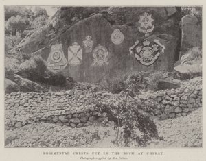 Regimental Crests zařízli ve skále v Cheratu od English Photographer