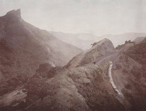 Couvací stanice a Dukes Nose, Poona Ghat (barevná fotografie) od English Photographer