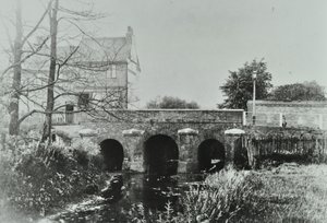 Roe Bridge, Mitcham Lane, 1897 od English Photographer