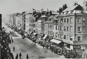 Saint Jamess Street, Westminster LB: při pohledu na sever od Pall Mall, 1889 od English Photographer