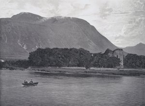 Skotsko: Ruiny hradu Inverlochy, Ben Nevis (černobílá fotografie) od English Photographer