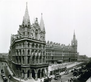 nádraží St Pancras; fotografie z dubna 1899 od English Photographer