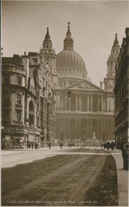 Katedrála St Pauls a Ludgate Hill, Londýn od English Photographer