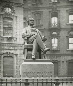 Socha George Peabodyho od English Photographer