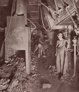 Zastavení bitevní lodi (čb fotografie) od English Photographer