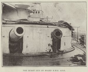 Burst Gun na palubě HMS Ajax od English Photographer