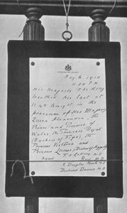 Poslední bulletin, 6. května od English Photographer