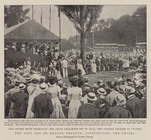 Poslední den Henley Regatta, rozdělování cen od English Photographer