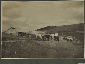 The Mess, pravděpodobně na tréninkové stanici Sound Ranging zřízené ve Vosges, 1915 od English Photographer