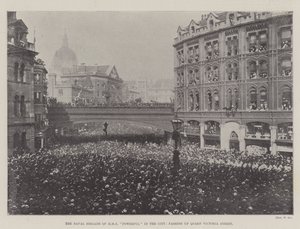 Námořní brigáda HMS Mocný ve městě, míjející Queen Victoria Street od English Photographer