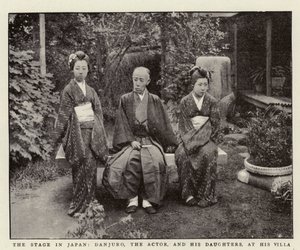 Jeviště v Japonsku, Danjuro, herec a jeho dcery, v jeho vile od English Photographer