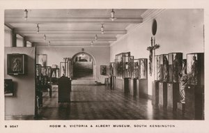 Victoria and Albert Museum, South Kensington, Londýn od English Photographer