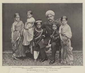 Zesnulý maharadž z Mysore, GCSI a jeho rodina od English Photographer