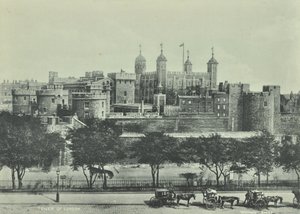 Tower of London, Tower Hill, 1890 od English Photographer