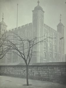 Tower of London, Tower Hill: Bílá věž, 1899 od English Photographer
