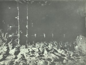 Tower of London, Tower Hill: podzemní chodby, 1899 od English Photographer