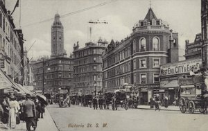 Victoria St, SW od English Photographer
