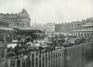 Victoria Station, celkový pohled na nádvoří stanice (černobílá fotografie) od English Photographer