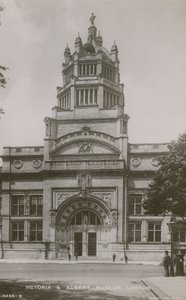 Victoria and Albert Museum, Londýn od English Photographer