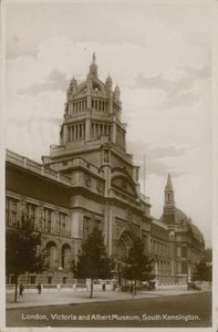 Victoria and Albert Museum, South Kensington, Londýn od English Photographer