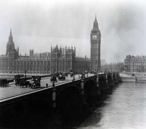 Pohled na Westminsterský most a budovy parlamentu od English Photographer