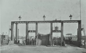 Pohled na Woolwich Ferry, 1896 od English Photographer