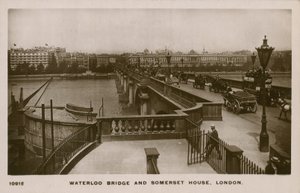 Waterloo Bridge a Somerset House, Londýn od English Photographer